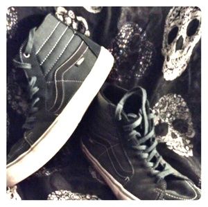 Independent Van's shoes